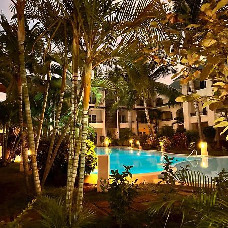 A'S Beach Apartment Flic en Flac Bagian luar foto