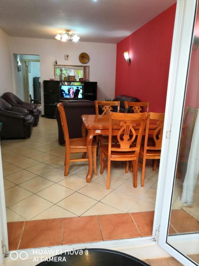 A'S Beach Apartment Flic en Flac Bagian luar foto