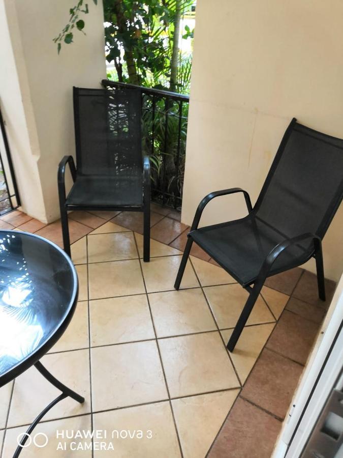A'S Beach Apartment Flic en Flac Bagian luar foto